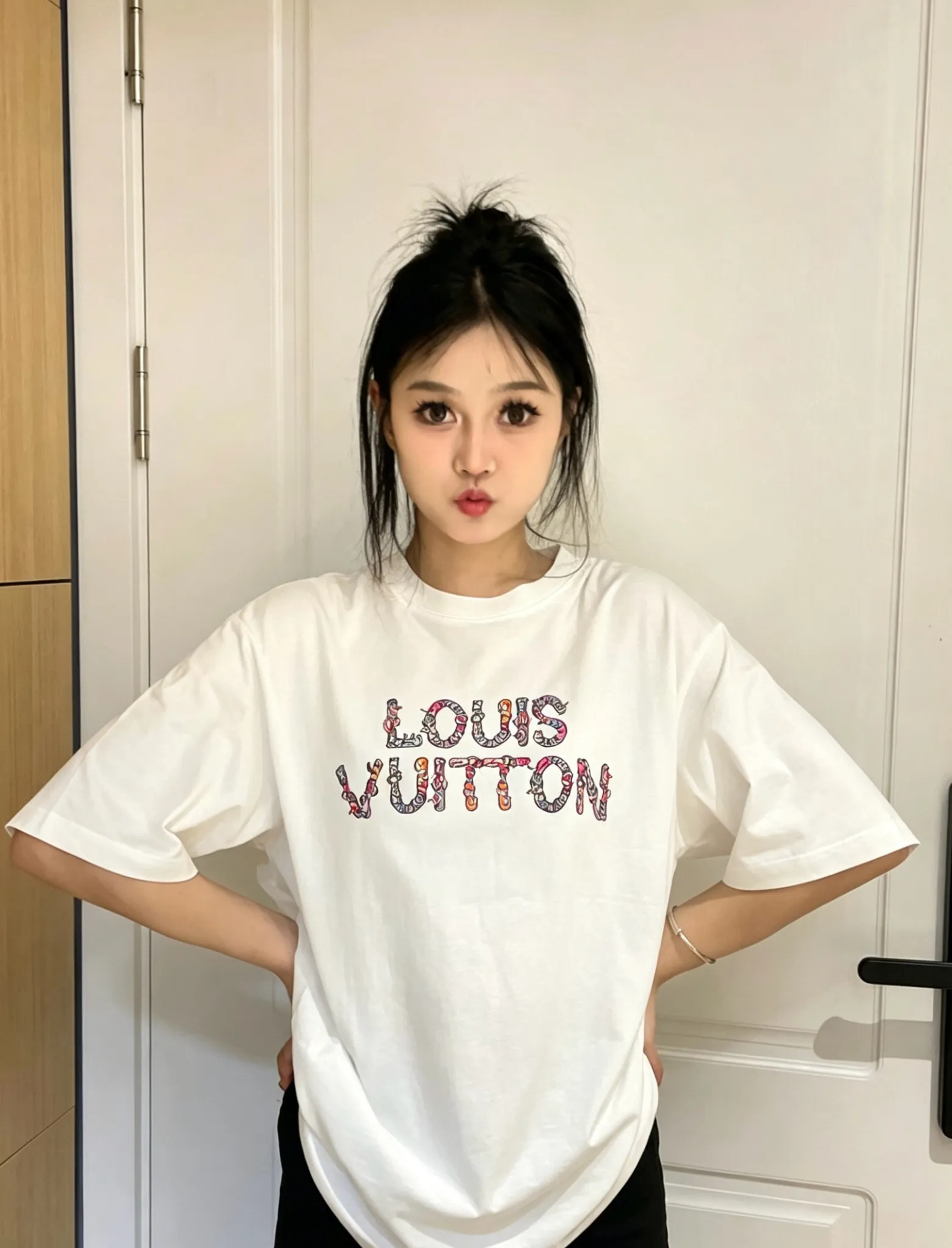 Louis Vuitton/ logo